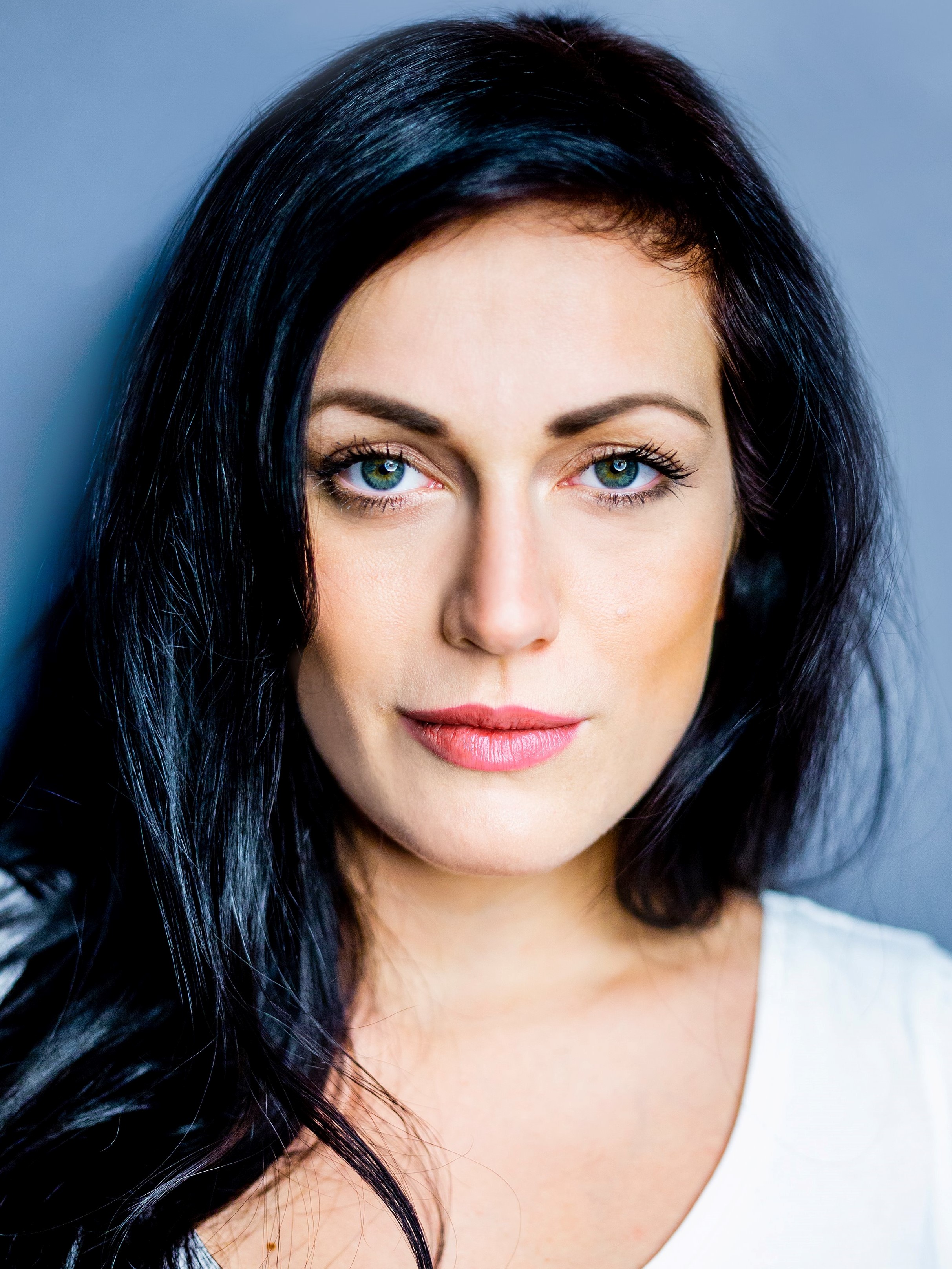 Aleksandra Simic Schauspielerin, Sängerin, Model, Moderatorin